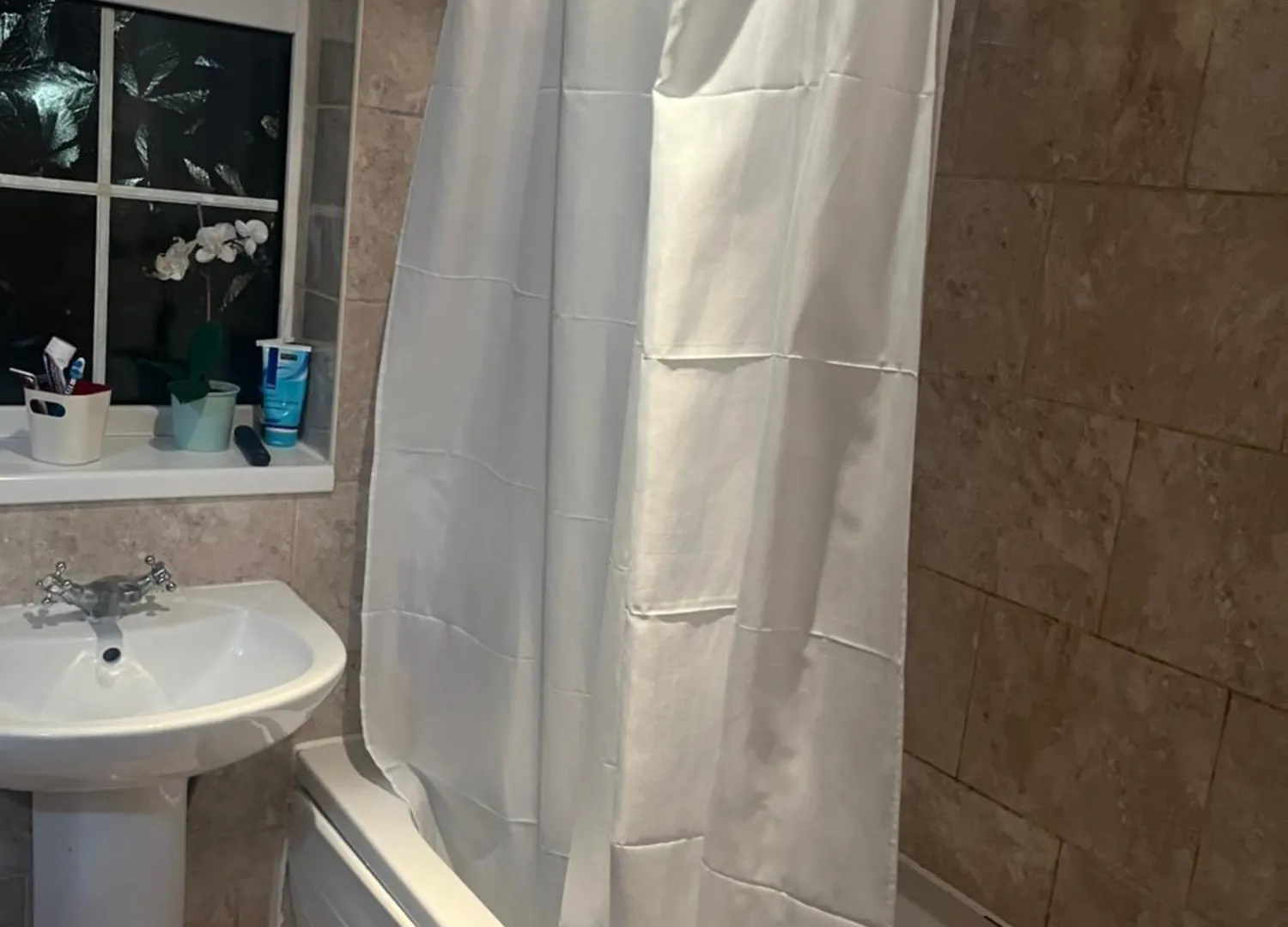Double Room In Canvey Island With Shared Bathroom Hadleigh  0*, Hadleigh (Essex) United Kingdom